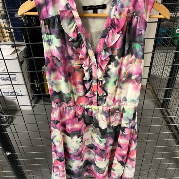 Colorful dress - Picture 1 of 3